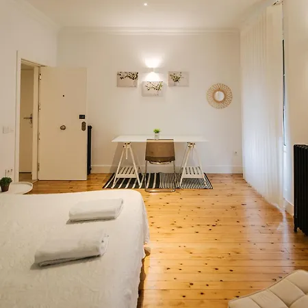 Carmen 6 By Aroom * León