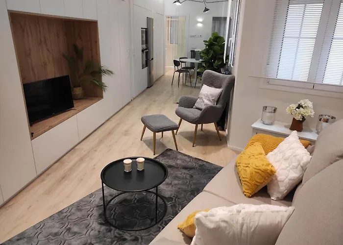 Carmen 6 By Aroom 레온